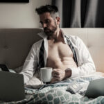 Bettbeziehung Heute: Warum erotische Kommunikation gefragter ist denn je